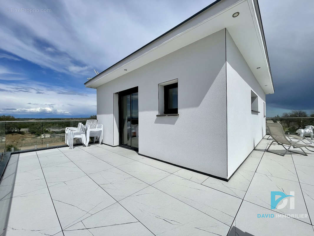 Maison à SAINT-THIBERY