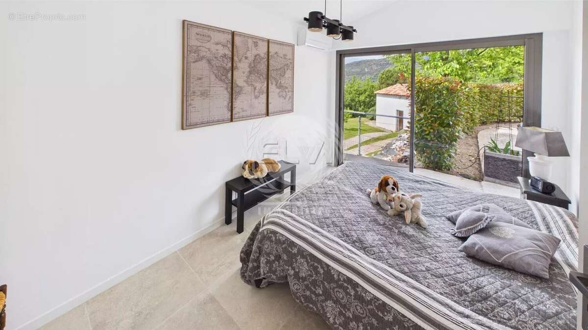 Maison à PLAN-DE-LA-TOUR