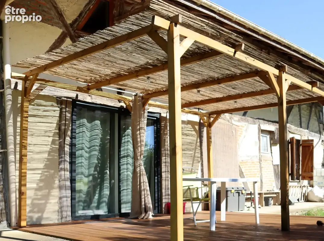 Environnement particulièrement calme avec une magnifique vue dégagée à CURCIAT DONGALON – 181 m² habitables sur 6970 m² de terra - photo 13