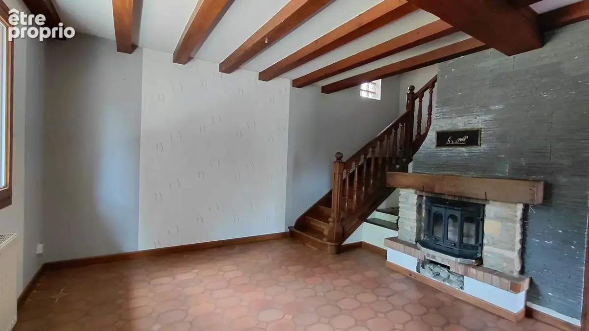Maison familiale 5 chambres à Pierrefontaine-les-Varans sur une parcelle de plus de 11 ares - photo 4