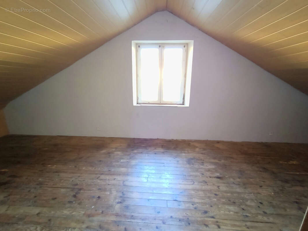 Maison à DECAZEVILLE