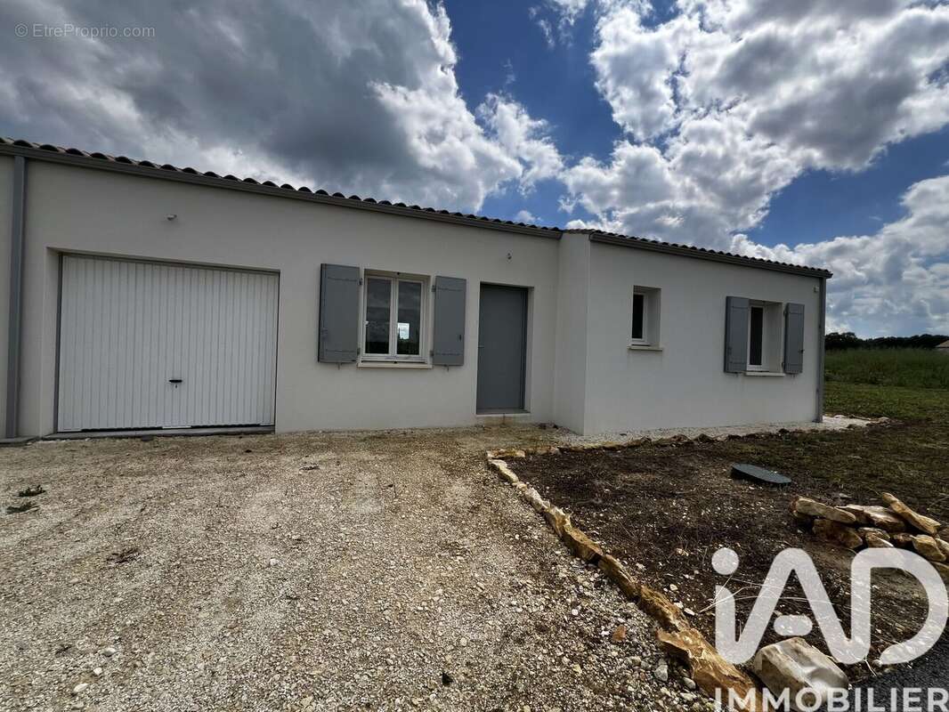Photo 2 - Maison à PORT-D'ENVAUX