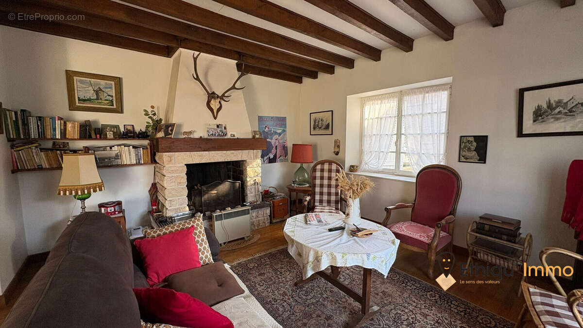 Maison à LIGNOL-LE-CHATEAU