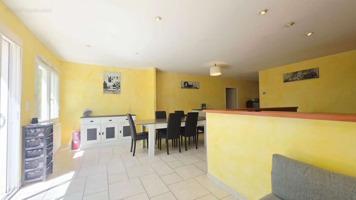 Bourges maison de 166 m² 5 chambres piscine garage - photo 4