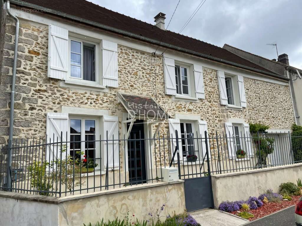 Maison à ROZAY-EN-BRIE