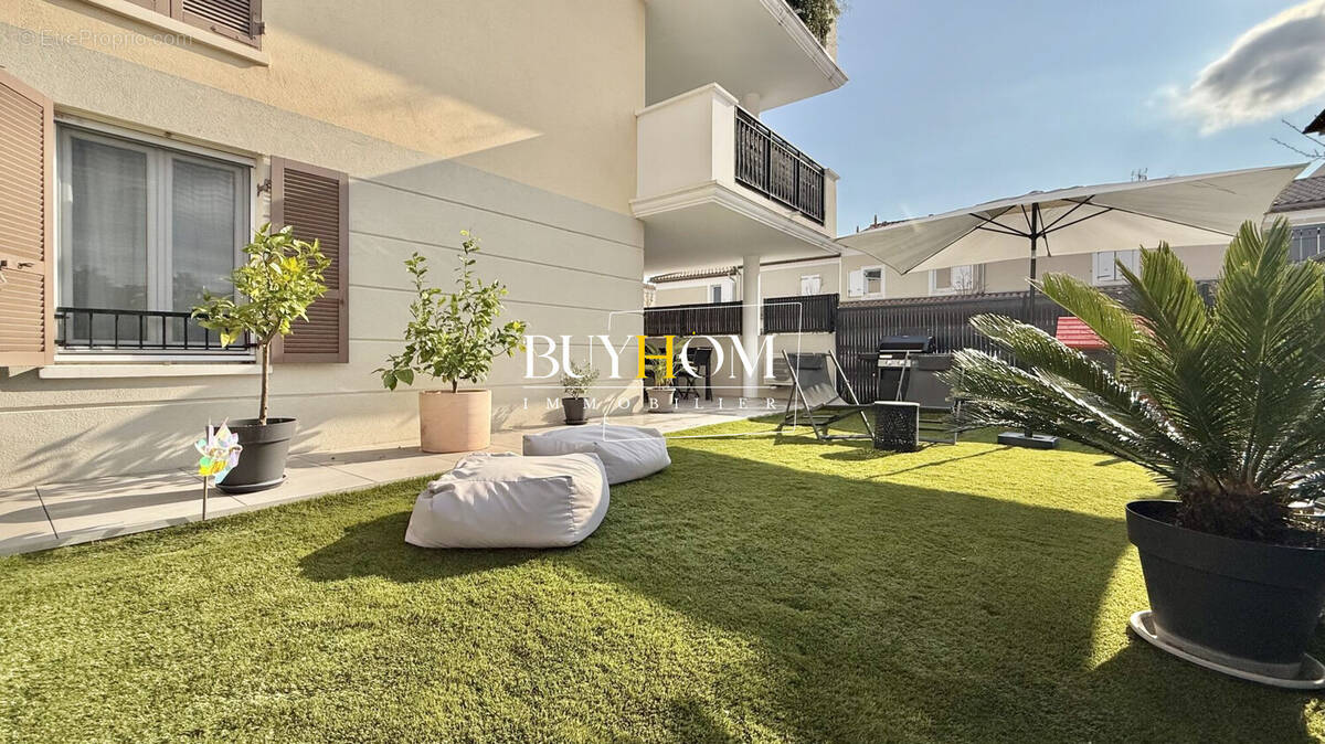 Appartement à LA CRAU