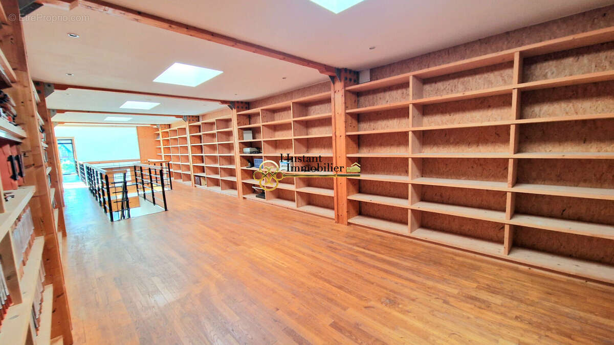 Commerce à PLOUGASNOU