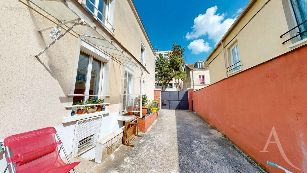 Maison Montreuil 4 pièce(s) 136.5 m2 - photo 3