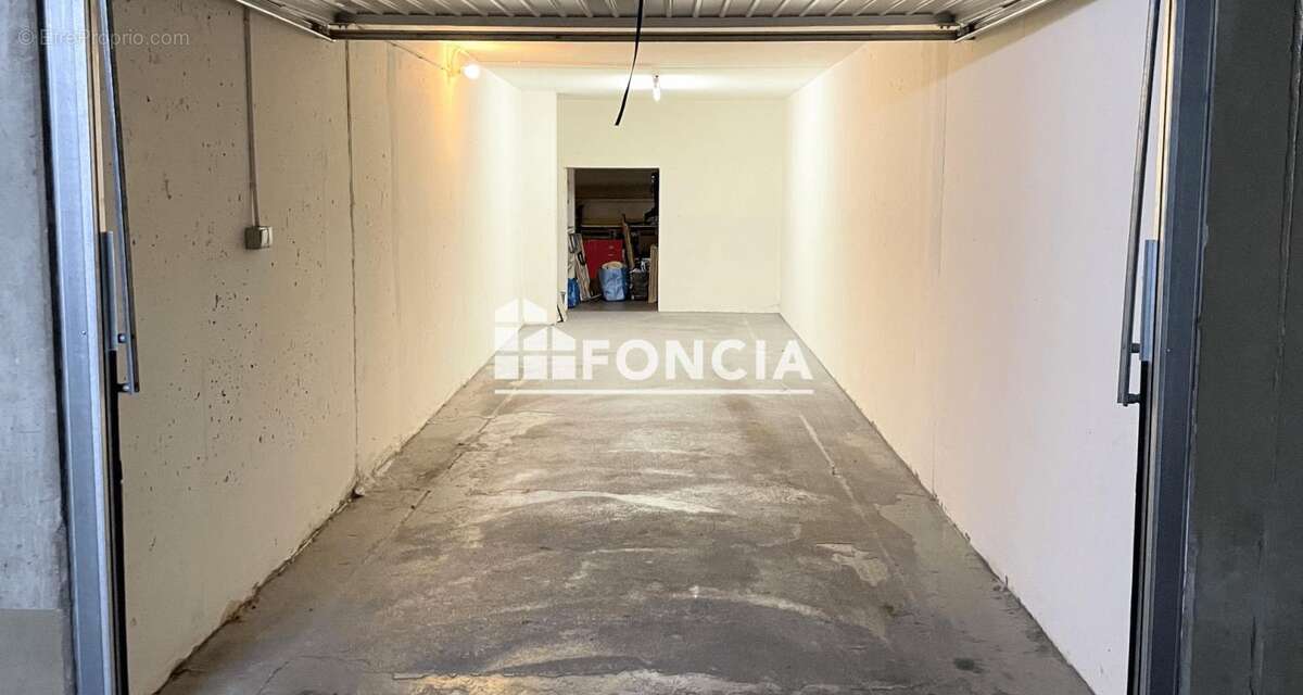 Parking à VILLEURBANNE