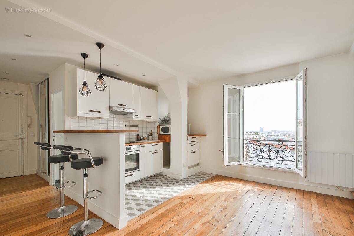 Appartement à PARIS-18E
