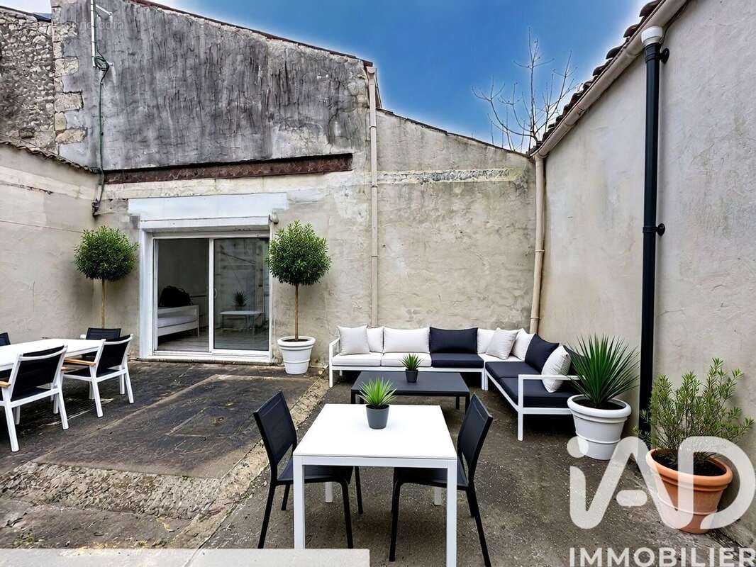 Photo 2 - Maison à SURGERES