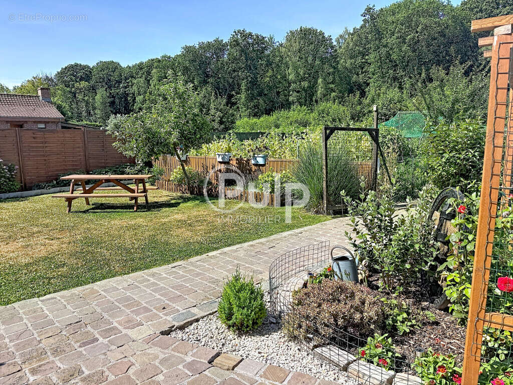 Maison familiale avec vaste hangar de 170 m², jardin bucolique et vue sur la forêt - Faumont - photo 9