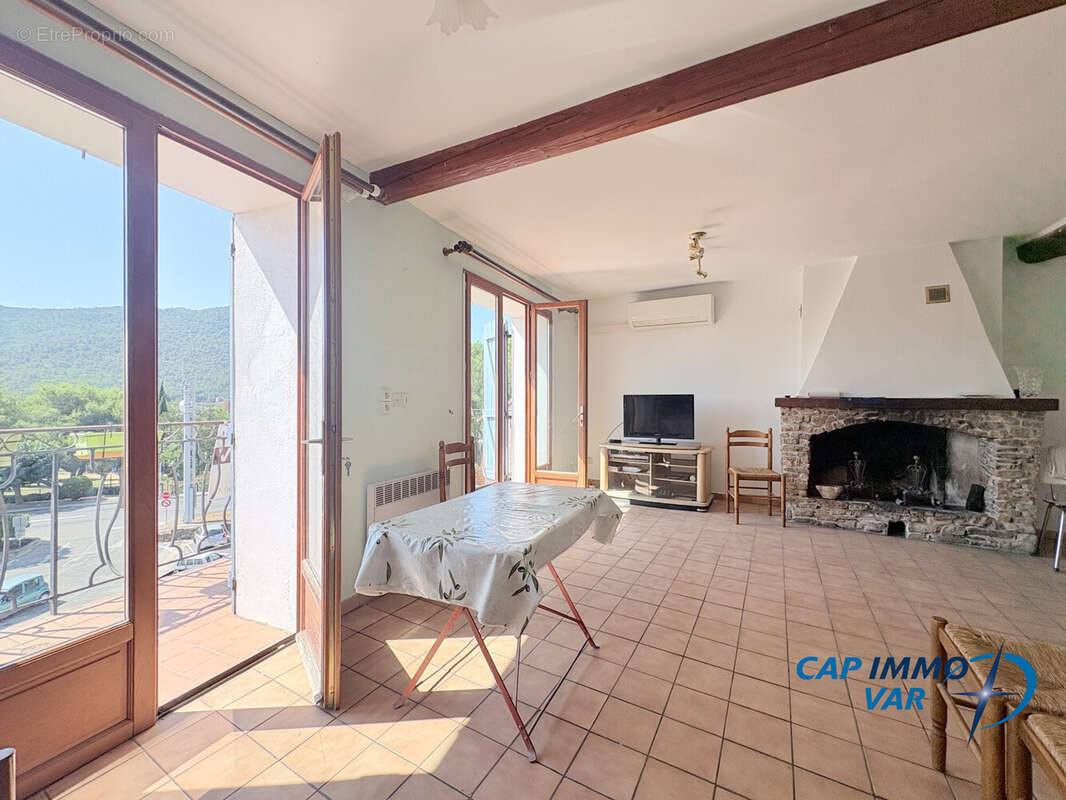 Maison 380 m² à Signes  - photo 4