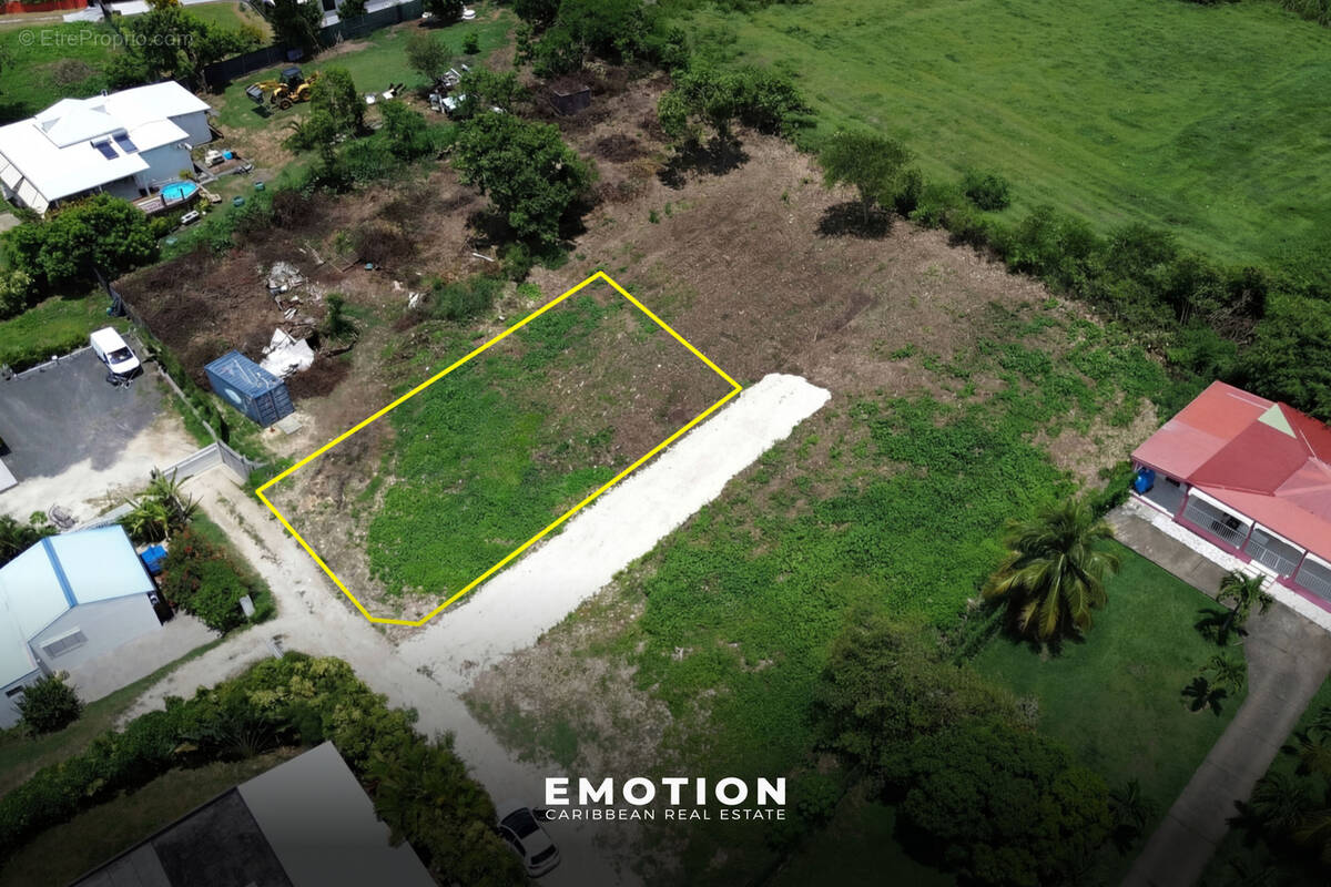 Terrain à SAINT-FRANCOIS