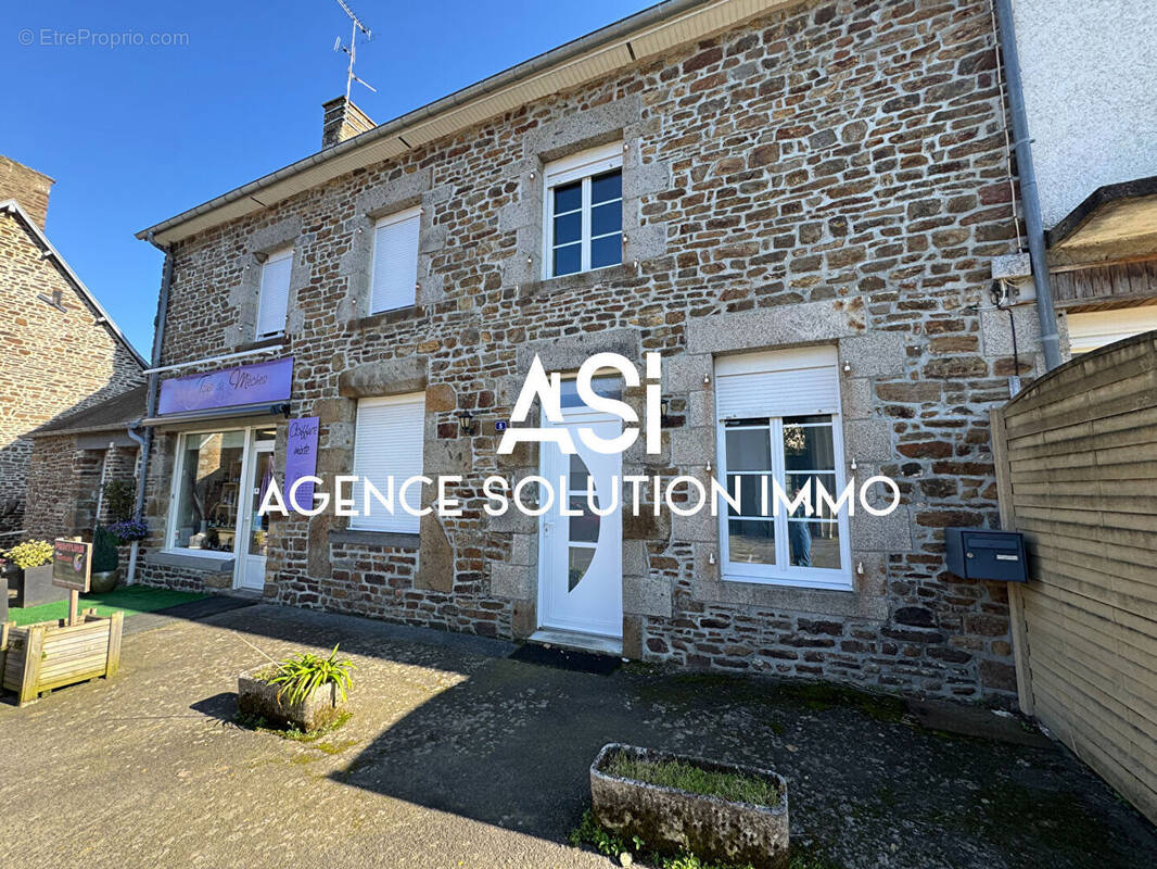 Maison à SAINT-AUBIN-DE-TERREGATTE