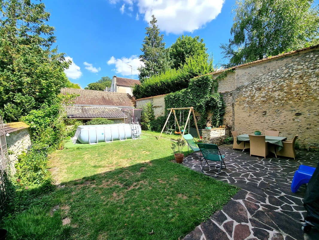 Maison à LE MEE-SUR-SEINE
