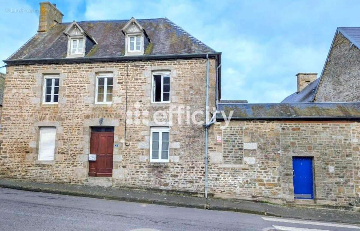 Maison à TESSY-SUR-VIRE