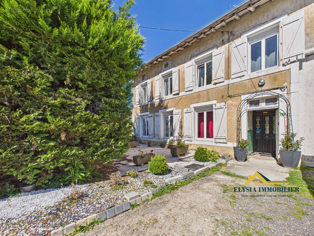 Maison à SAULVAUX