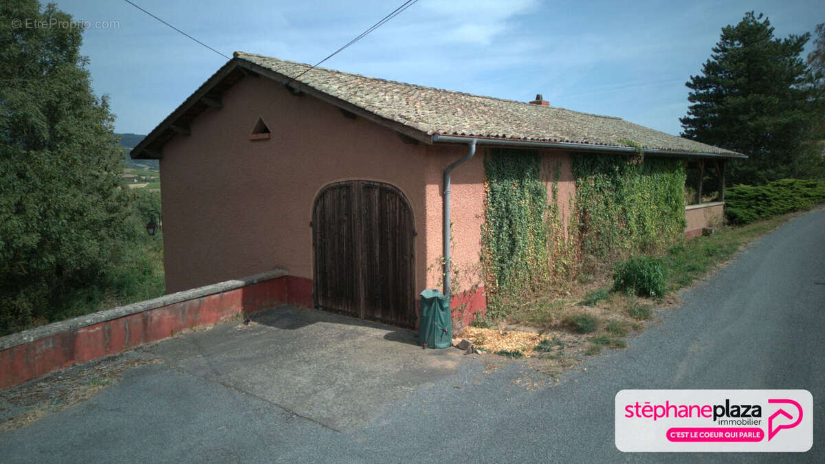 Cuvage et parcelles à Fleurie + 5 ha - photo 4