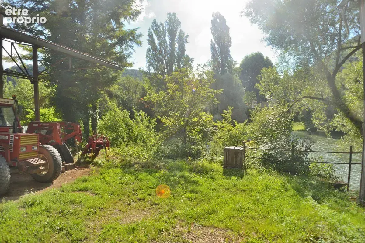 Maison ou Immeuble à Pont De Roide Vermondans 18 pièces 400 m2 - photo 2