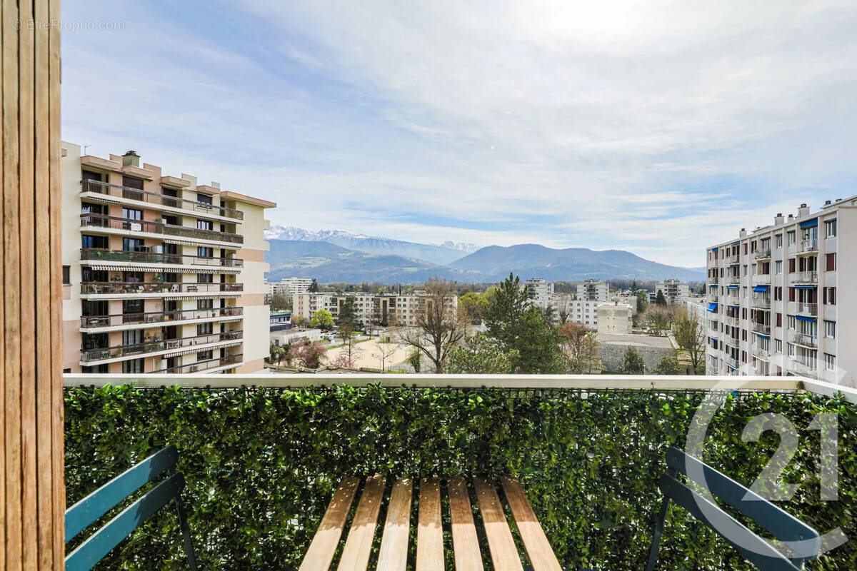 Appartement à MEYLAN