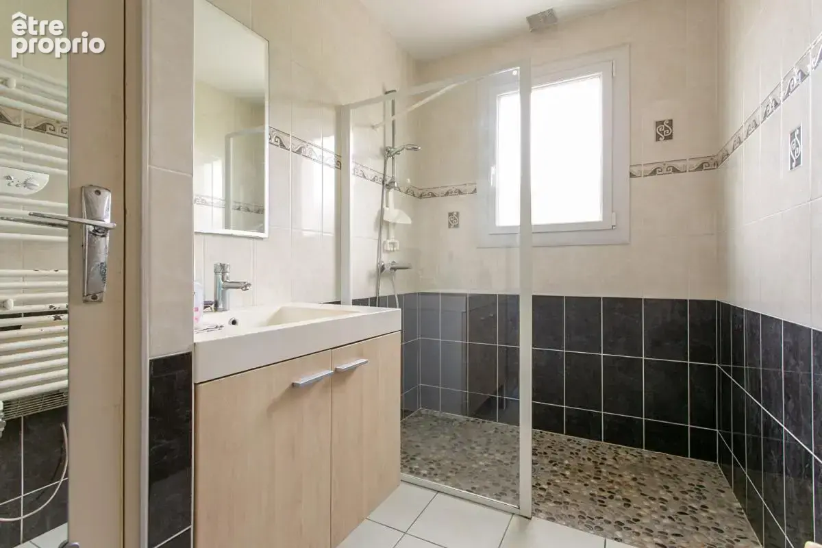 Maison Gorges 4 P . 3 Chs . 84.7 M² . Garage . T 545 M² . Terrasse - photo 9