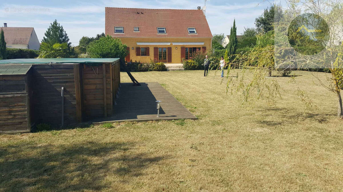 Maison à EGREVILLE