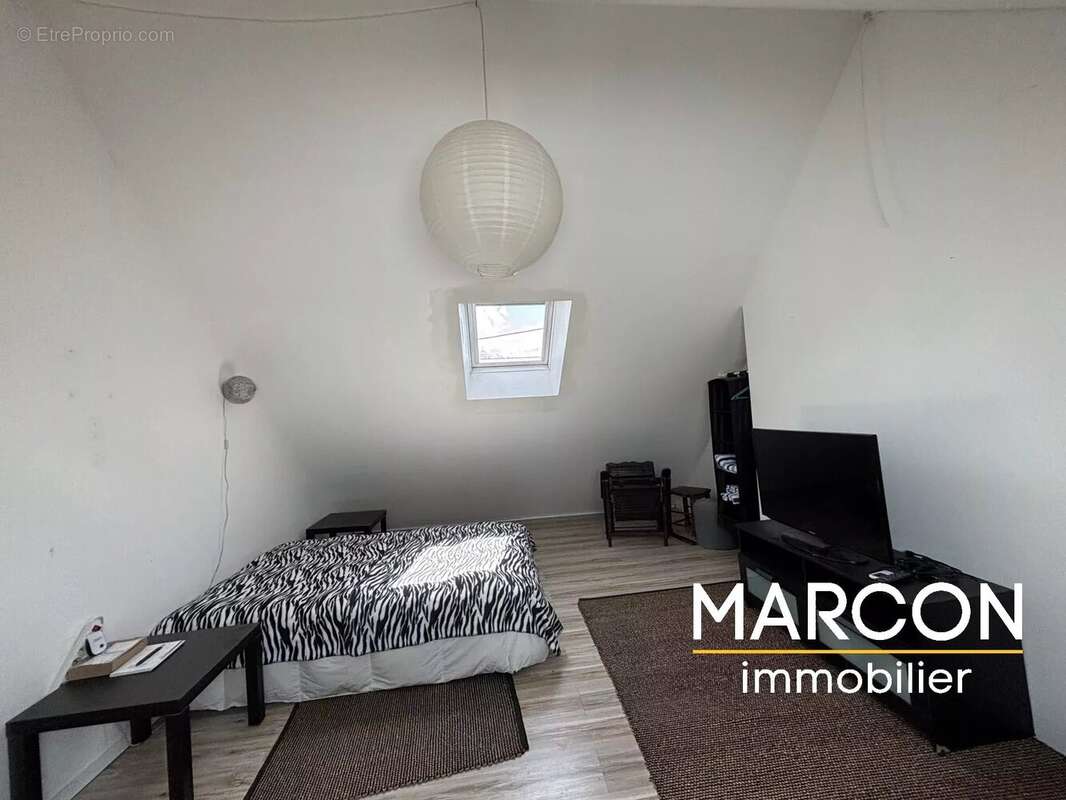 Maison à PEYRAT-LA-NONIERE