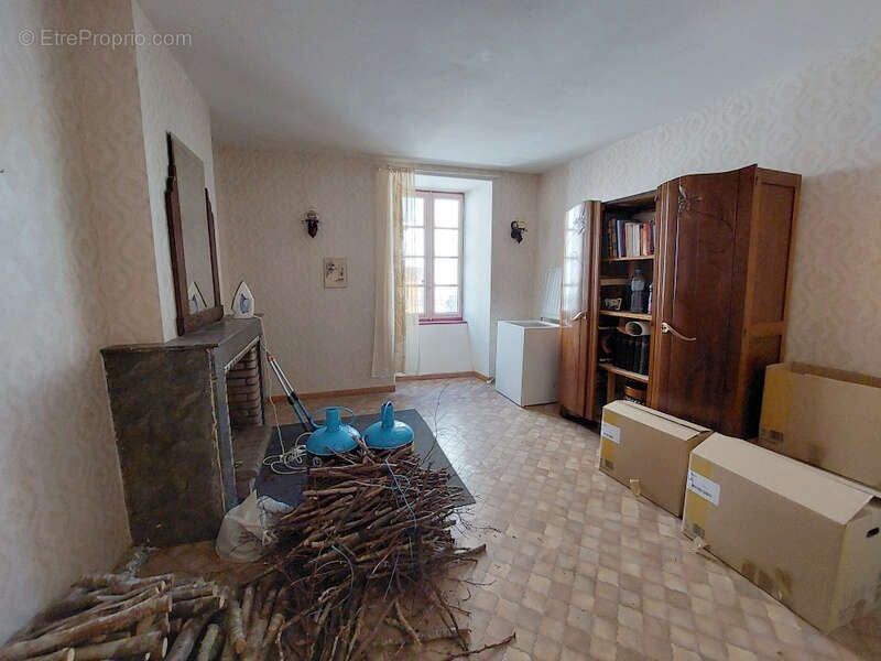 Maison à MELAGUES