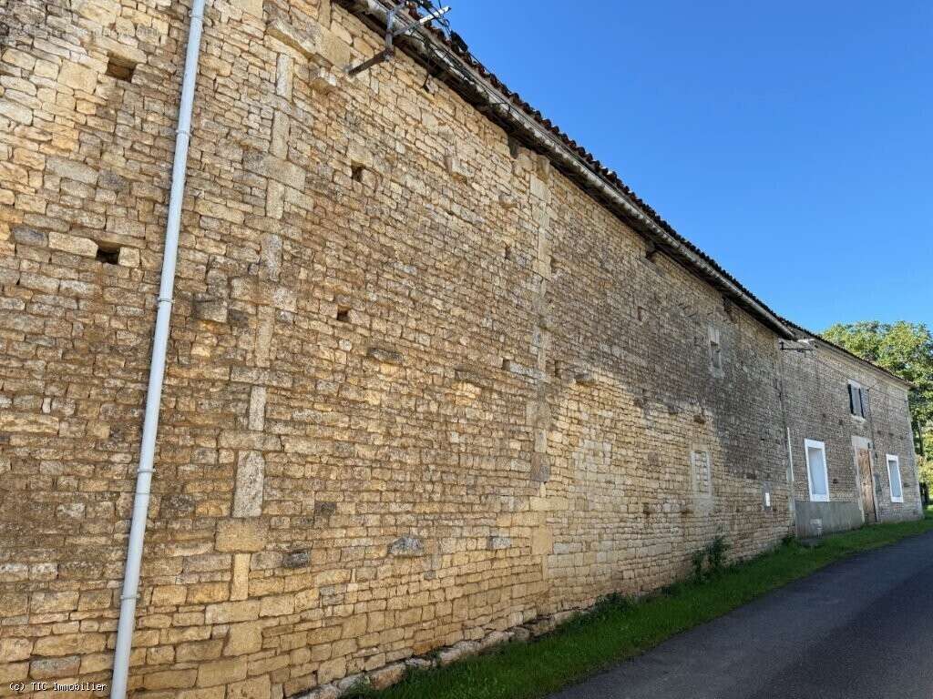 Maison à VILLEFAGNAN