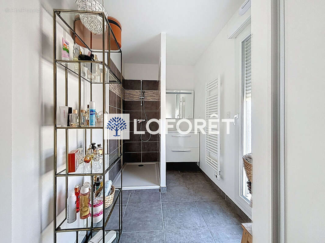 Appartement à SAINT-MAURICE-DE-BEYNOST