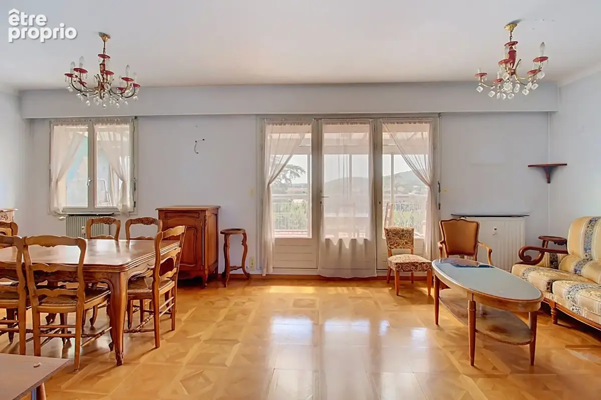 A VENDRE  ! Appartement 3 pièces à Draguignan - Dernier étage avec vue et terrasses - photo 2