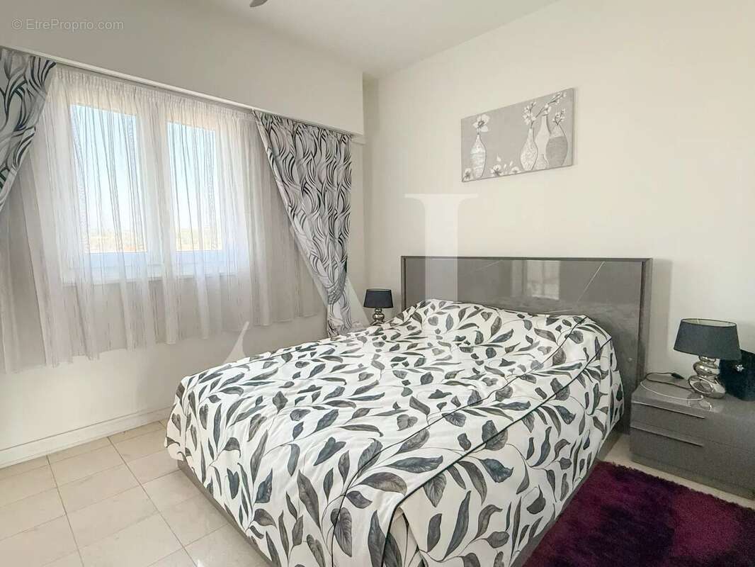 Appartement à VALLAURIS