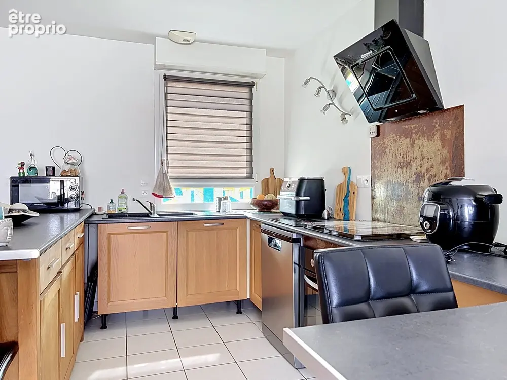 Maison de plain-pied 2015 - 3 chambres - Piscine - Garage - Quartier résidentiel - Centre village - photo 4