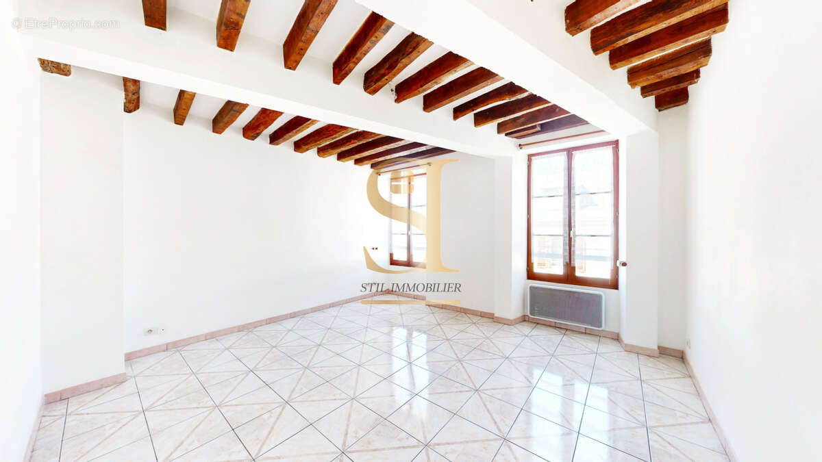 Appartement à HERICY