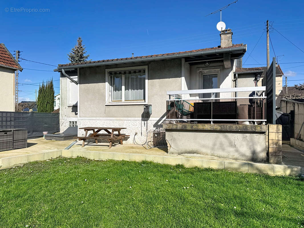 Maison à PARAY-VIEILLE-POSTE