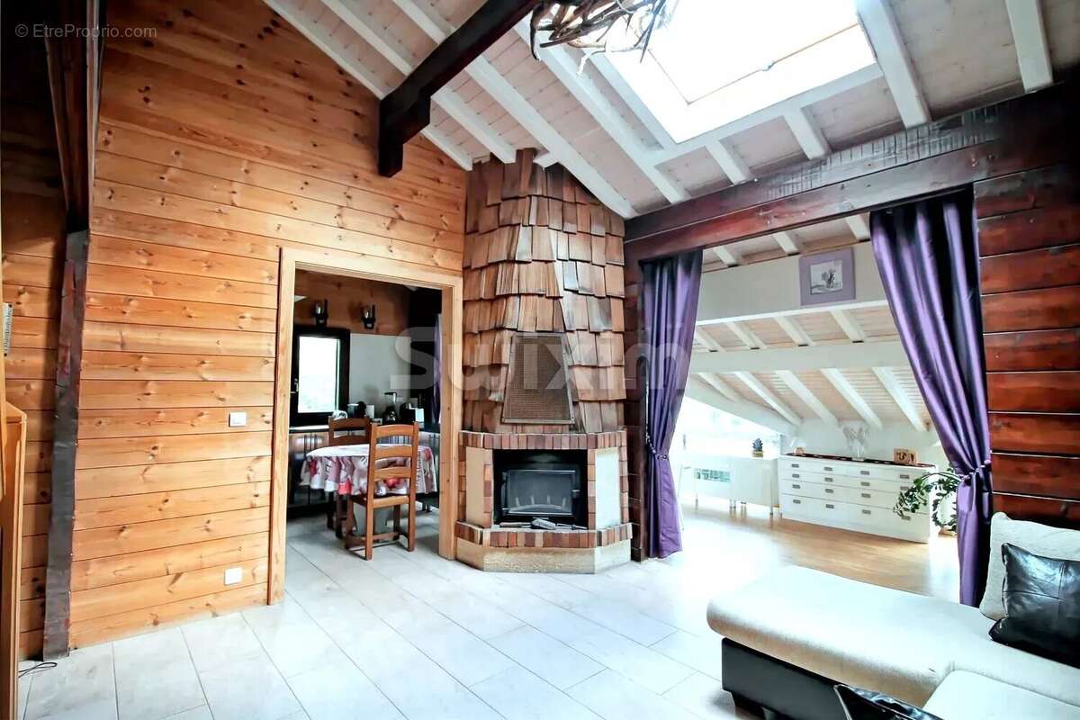 Maison à PERRIGNIER