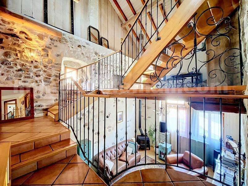 Maison_village_Fillinges_sejour_cuisine_chambre_terrasse_jardin_parking_ - Maison à FILLINGES