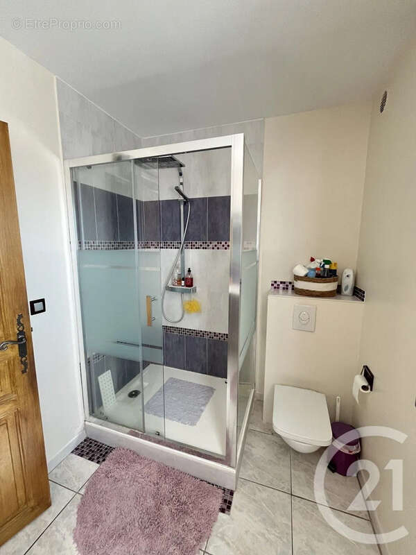 Maison 140 m² à Saint-Drezery  - photo 9
