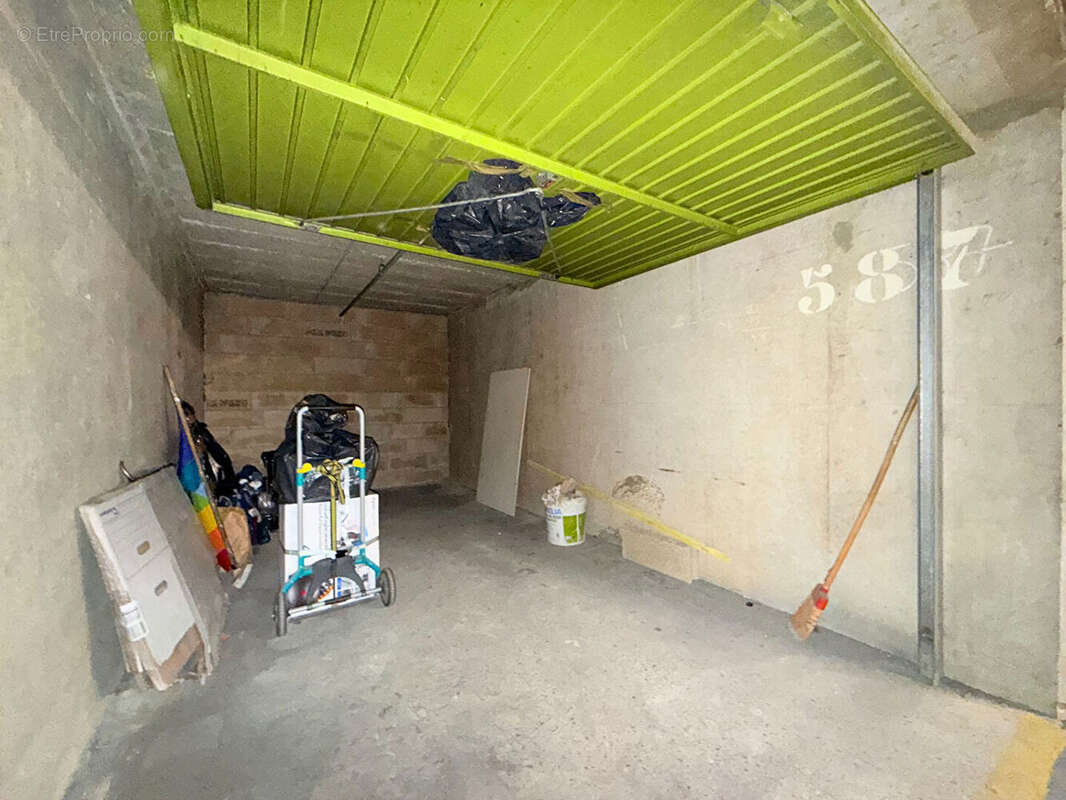 Parking à IVRY-SUR-SEINE