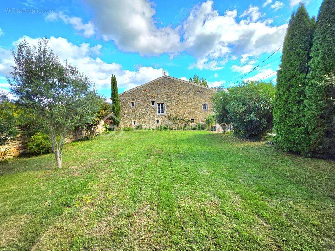 Maison à SAINT-JULIEN-DE-PEYROLAS