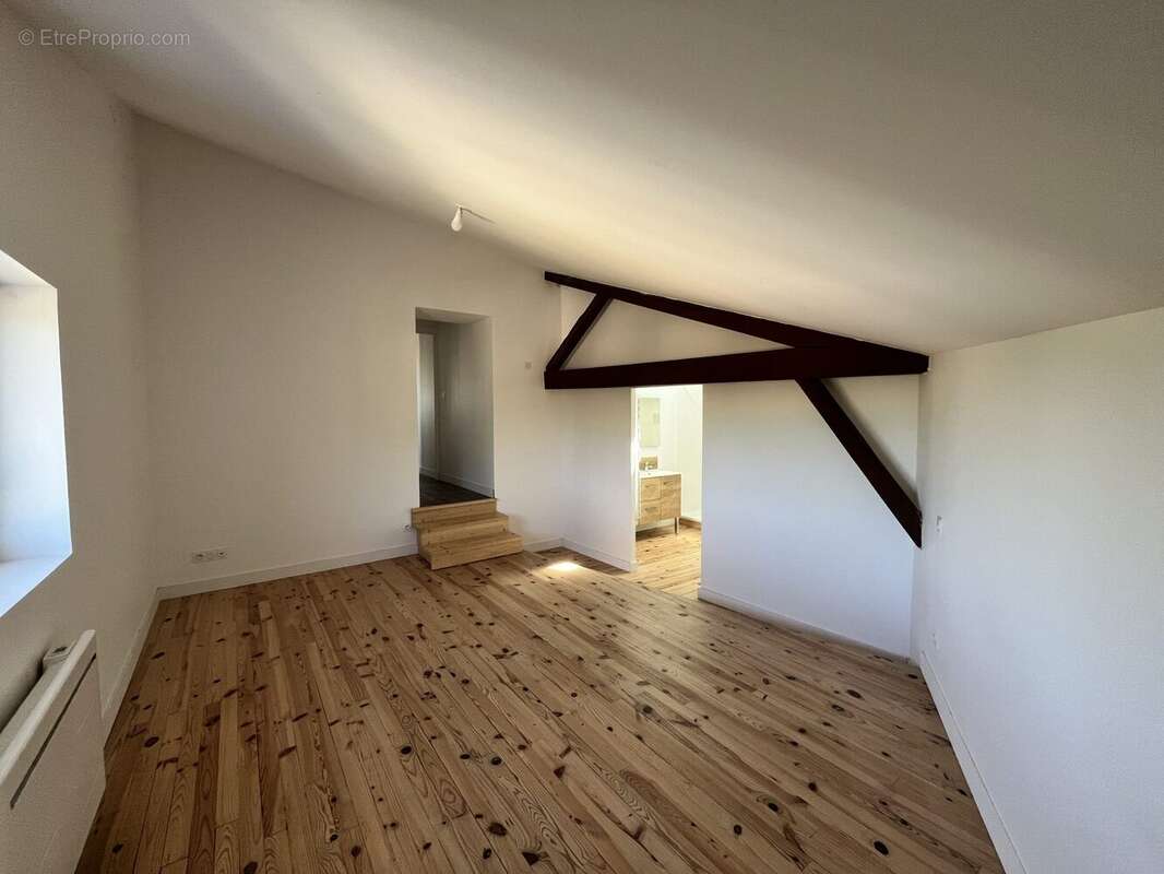 Maison à SAINT-ETIENNE-DES-OULLIERES