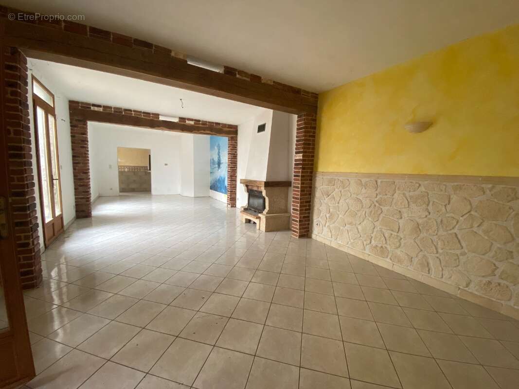 Maison à NEUVILLE-SUR-MARGIVAL