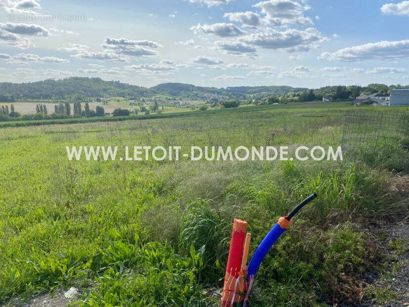 Terrain à LEGUILLAC-DE-L&#039;AUCHE