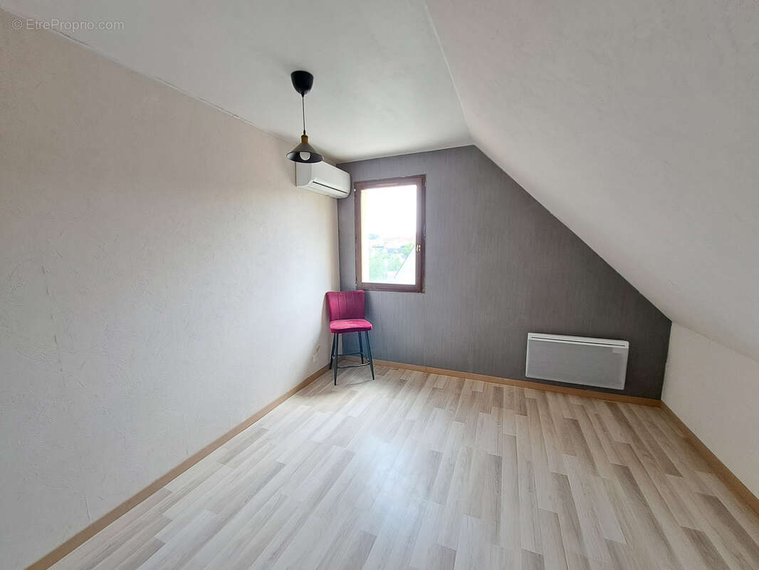 Maison à PONT-SUR-YONNE