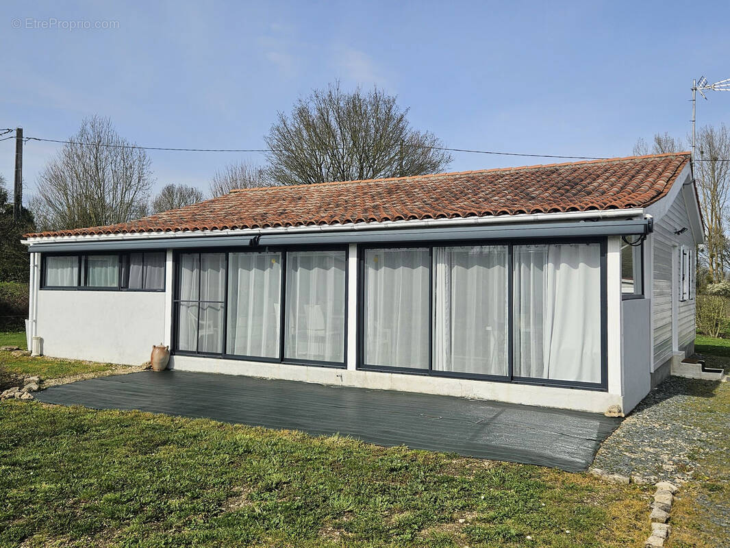 Maison à LOZAY