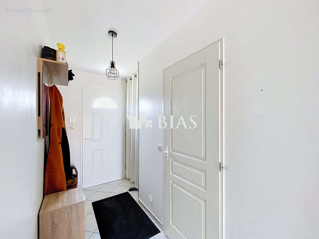 Maison 97 m² à La Neuville-Du-Bosc  - photo 3