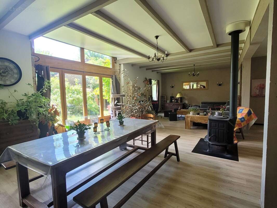 Maison à SAINT-HILAIRE-BONNEVAL