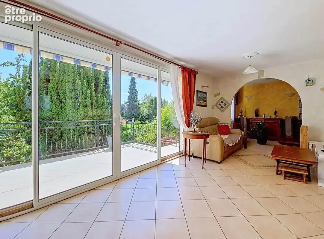 Maison - 148 m² - 7 pièces - photo 2