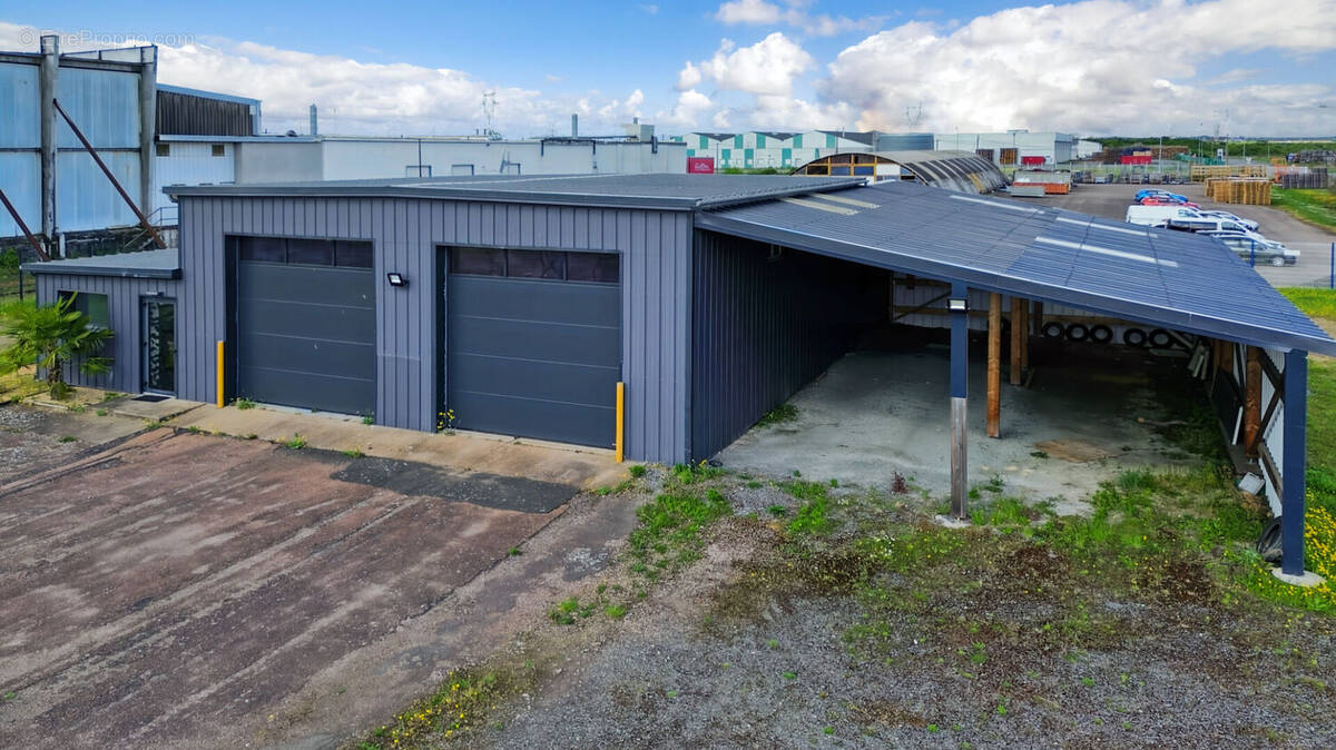 Commerce à MONTREUIL-BELLAY